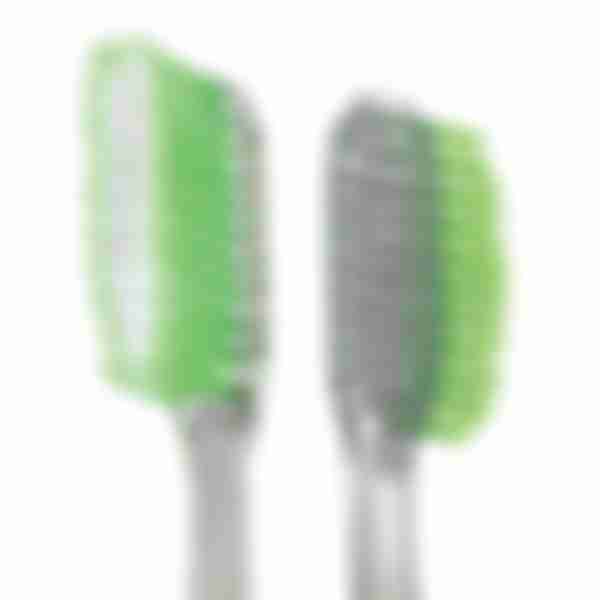 Зубная щетка Colgate Шелковые нити Ультра, низкая жесткость, в ассортименте