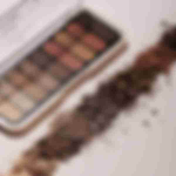 Палетка теней для век Essence the NUDE edition eyeshadow palette 10