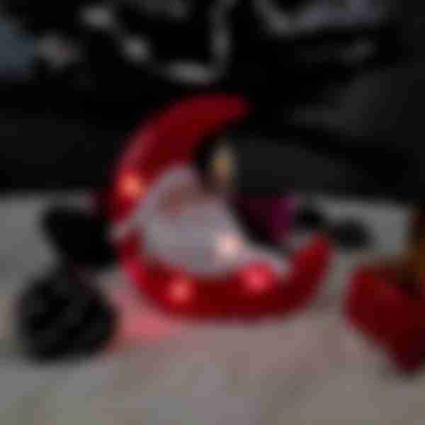 Фигурка новогодняя Дед Мороз на полумесяце, LED-подсветка, 11х11.2х5.7см